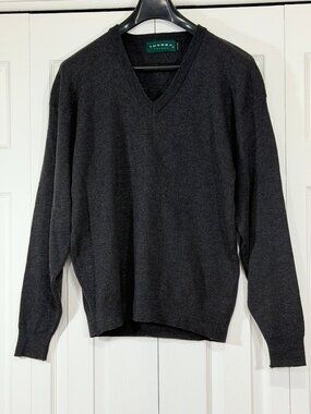 Vintage Tundra Canada Pure Wool V-Neck Sweater